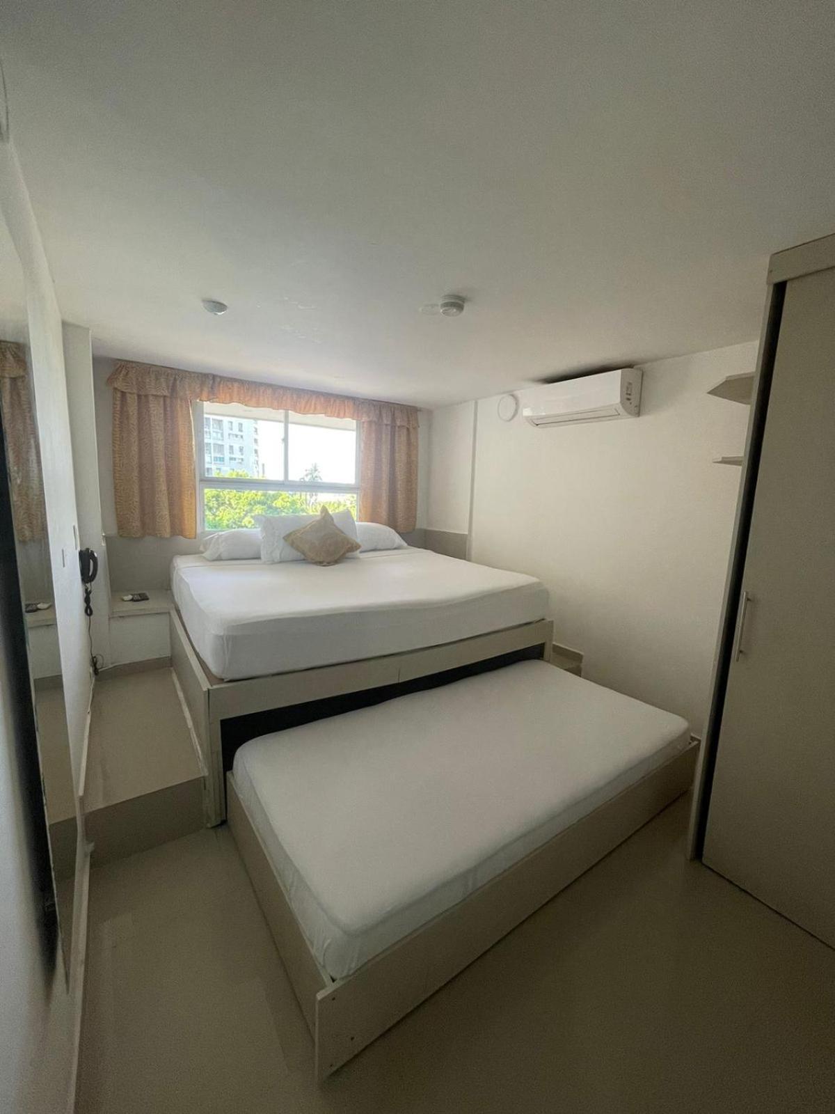 Hotel Hernandez Ctg Cartagena Екстер'єр фото